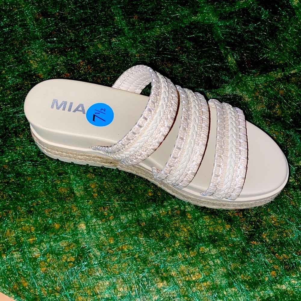 Woman shoes